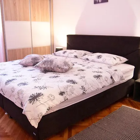 Comfy Efi Lägenhet Split